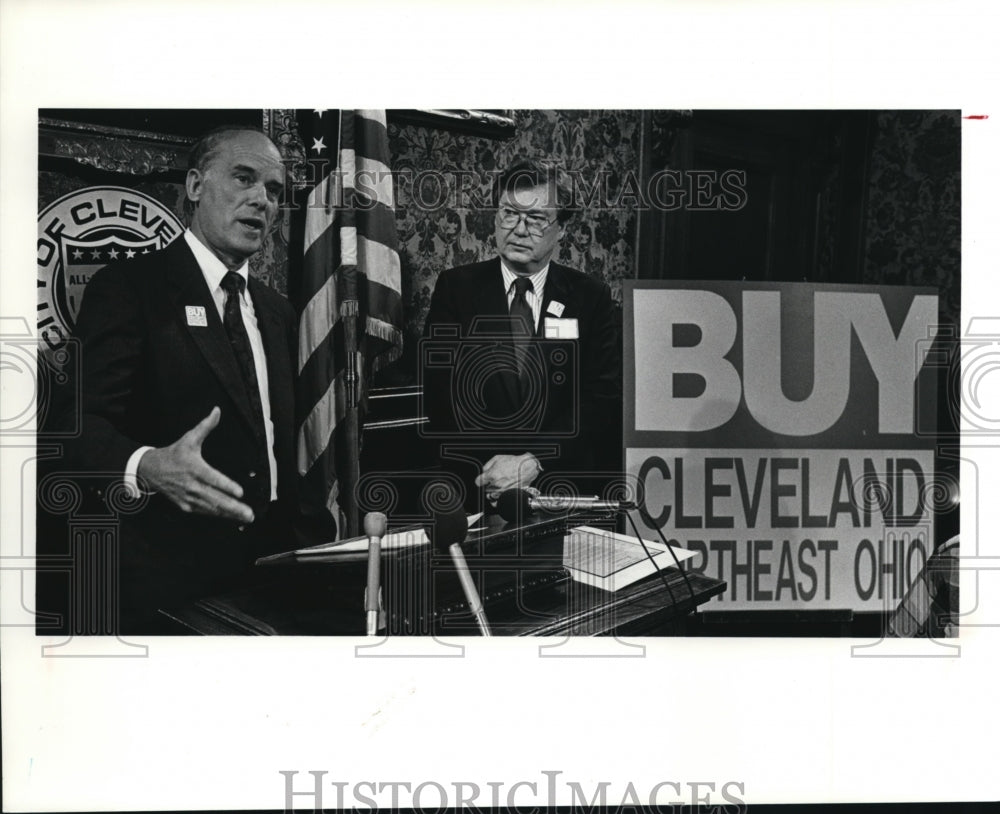 1988 Press Photo William H. Bryant of the Growth Association(L) and Dick Kelso - Historic Images