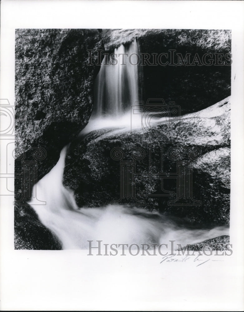 1977 Press Photo Patrick Corrigan photograph Cascade Falls - Historic Images