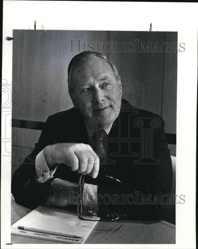 1984 Press Photo Herbert Connant Pres Of Turner Const - Historic Images