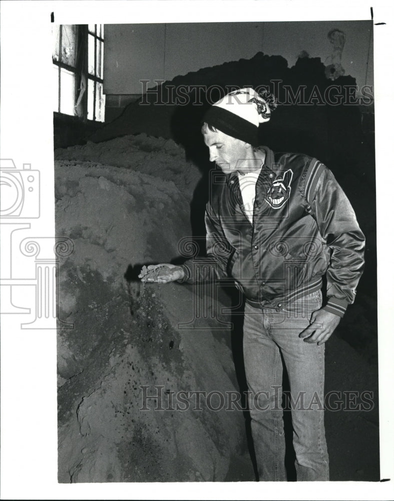 1987 Press Photo Jim Conway Cleveland Indians groundskeeper &amp; foreman - Historic Images