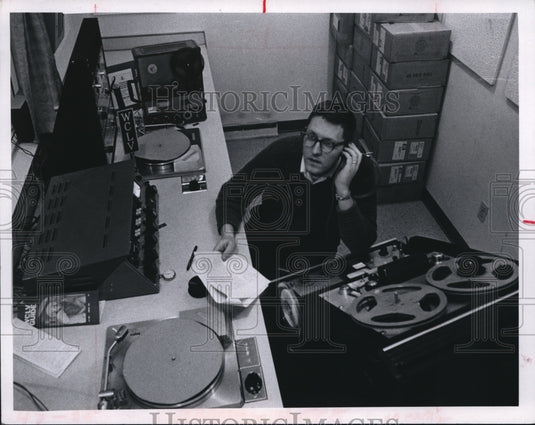 1968 Press Photo Robert Conard, the voice of WCLV - Historic Images