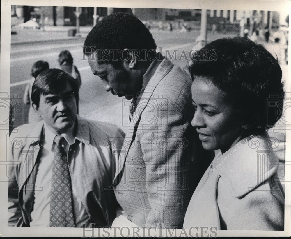 1975 Press Photo George Dobren with Arnold Pinkney and Mrs Pinkney - Historic Images