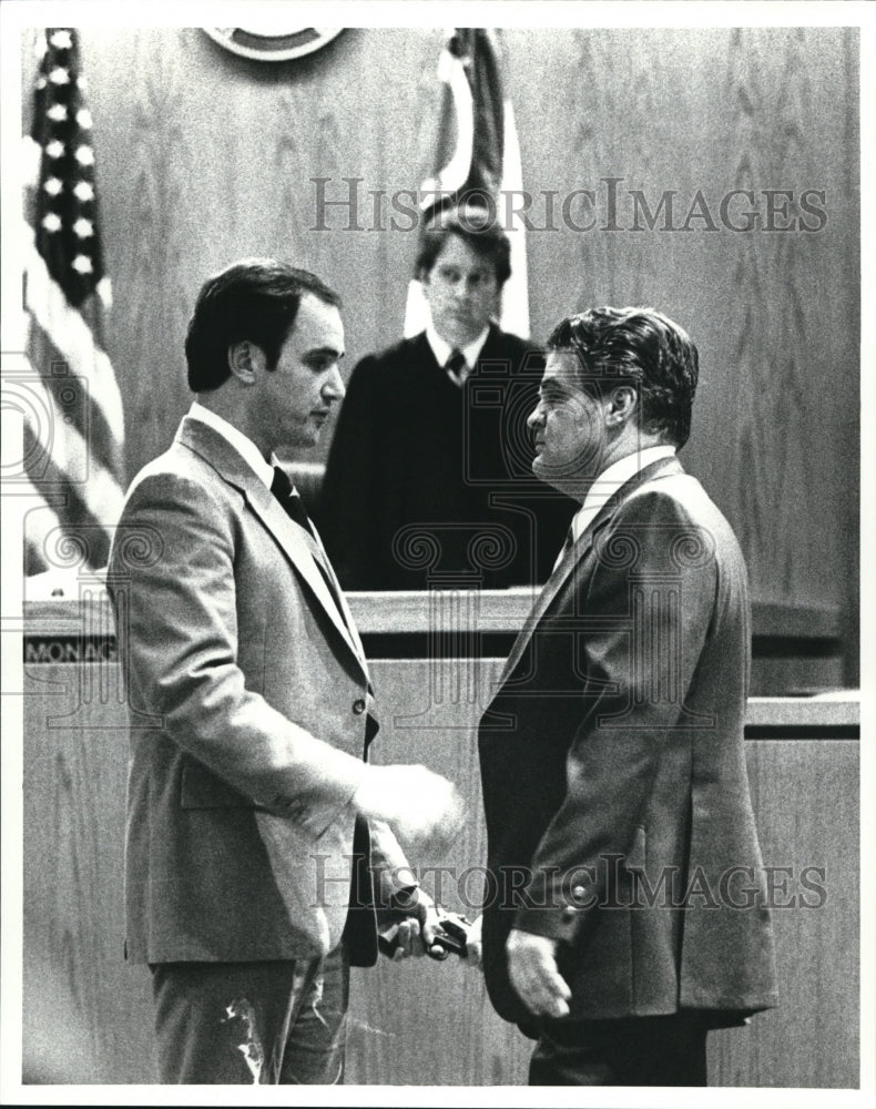 1980 Press Photo Richard Callahan at the Courthouse. - Historic Images