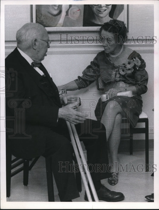 1968 Press Photo Mr & Mrs Alexander Robinsons Golden Wedding Celebration - Historic Images