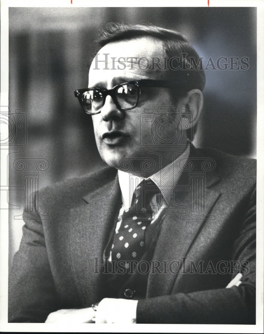 1981 Press Photo Stephen Dachi at the Old Stone Church - Historic Images