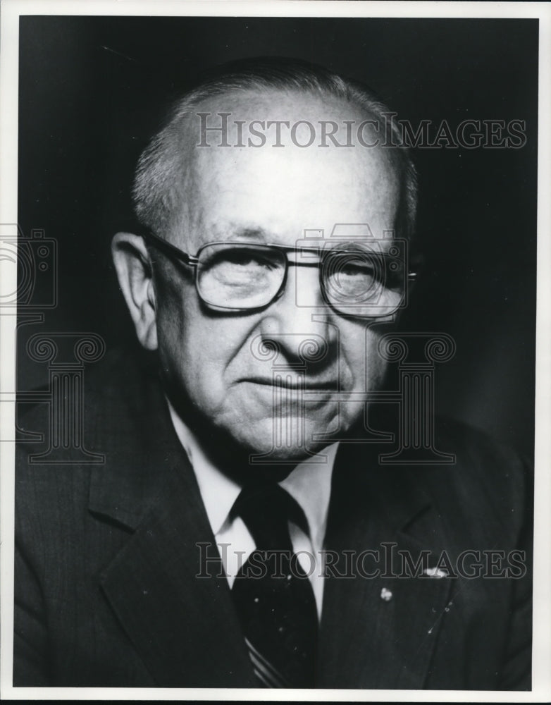 1977 Press Photo Dr. Henry A. Crawford - Historic Images
