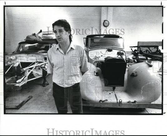 1989 Press Photo Paul Cusato owner of Cross Country Classics - Historic Images