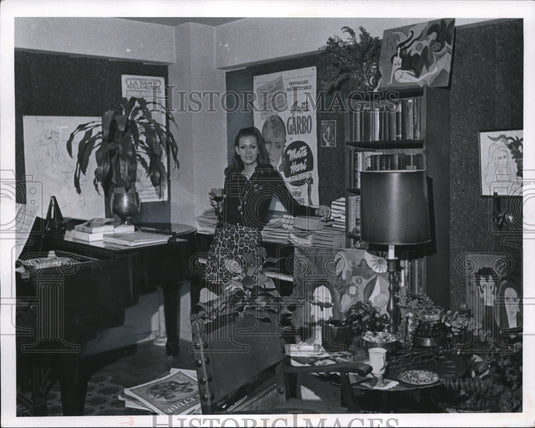 1968 Press Photo Mrs David Dubal Model - Historic Images