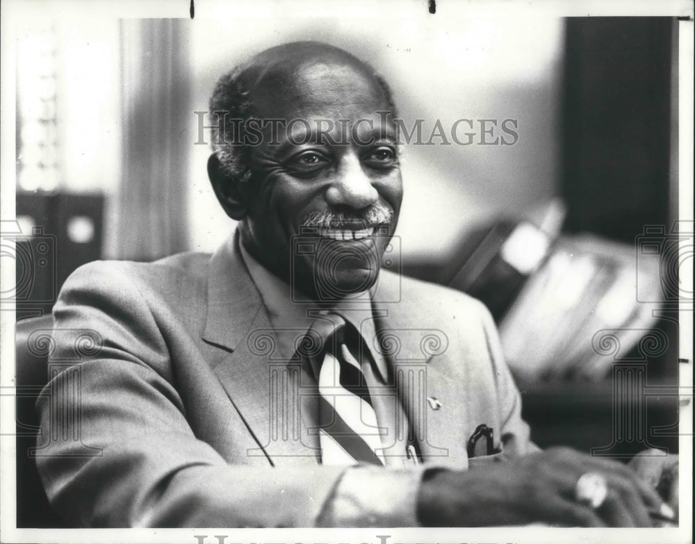 1982 Press Photo Harrison Dillard, new acting  Business Manager - Historic Images