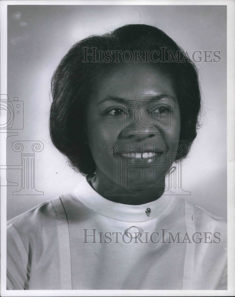 1970 Press Photo Juanita Durant employed at Cleveland Veterans Admin Hospital - Historic Images