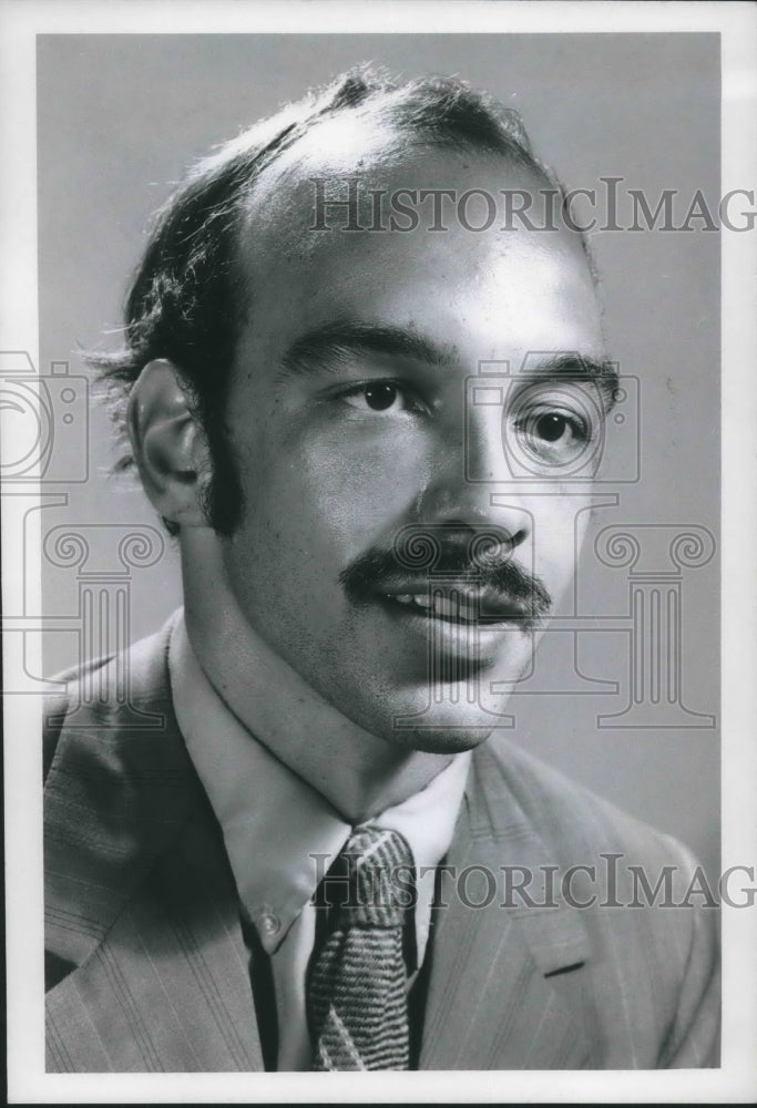 1971 Press Photo Robert Downing Jr., City Staff intern - Historic Images