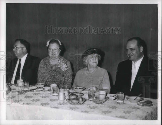 1964 Press Photo Mr. and Mrs. Ralph Donaldson & Son, Louis Mountain at Party - Historic Images