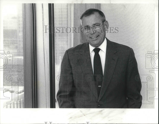 1988 Press Photo Richard M. Donaldson, president of Gund Foundation - Historic Images