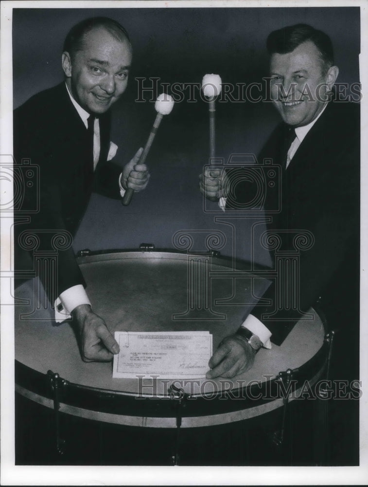 1968 Press Photo William Eells Rolland Smith Cleveland Orchestra Fund - Historic Images