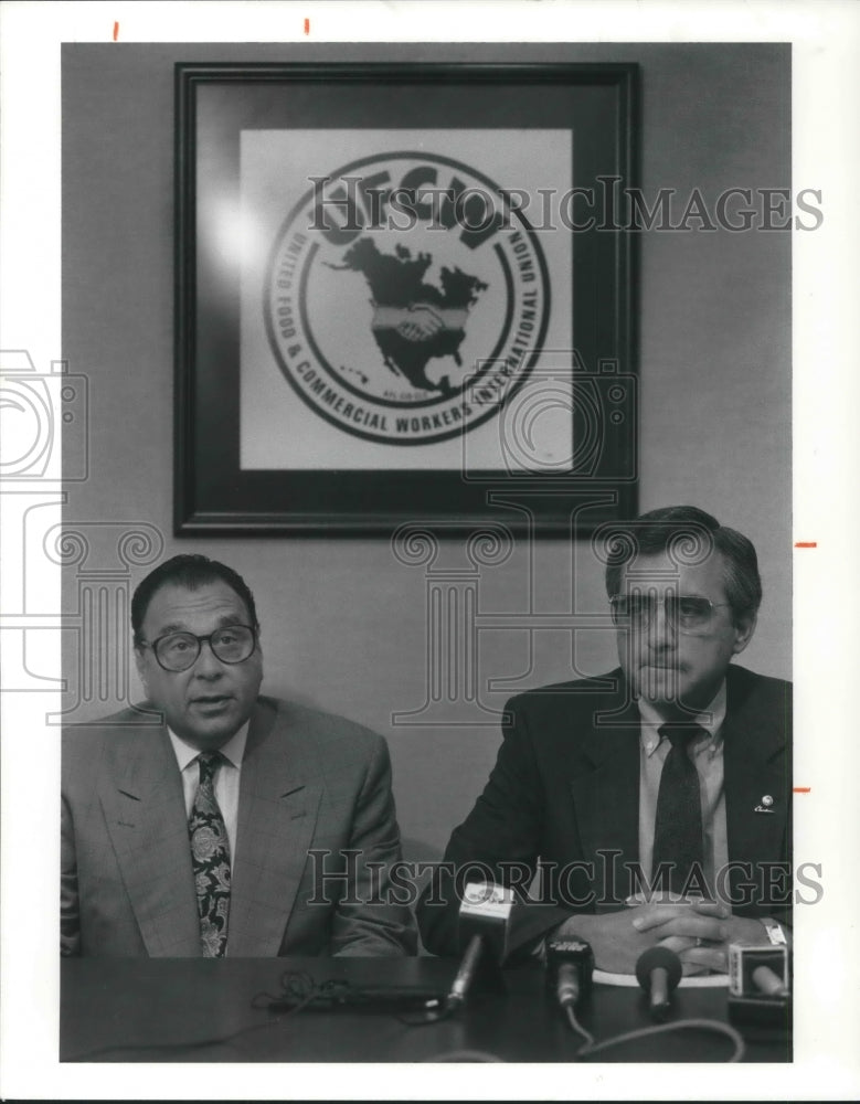 1990 Media Photo Robert Duvin, left, management-labor attorney for grocers - Historic Images