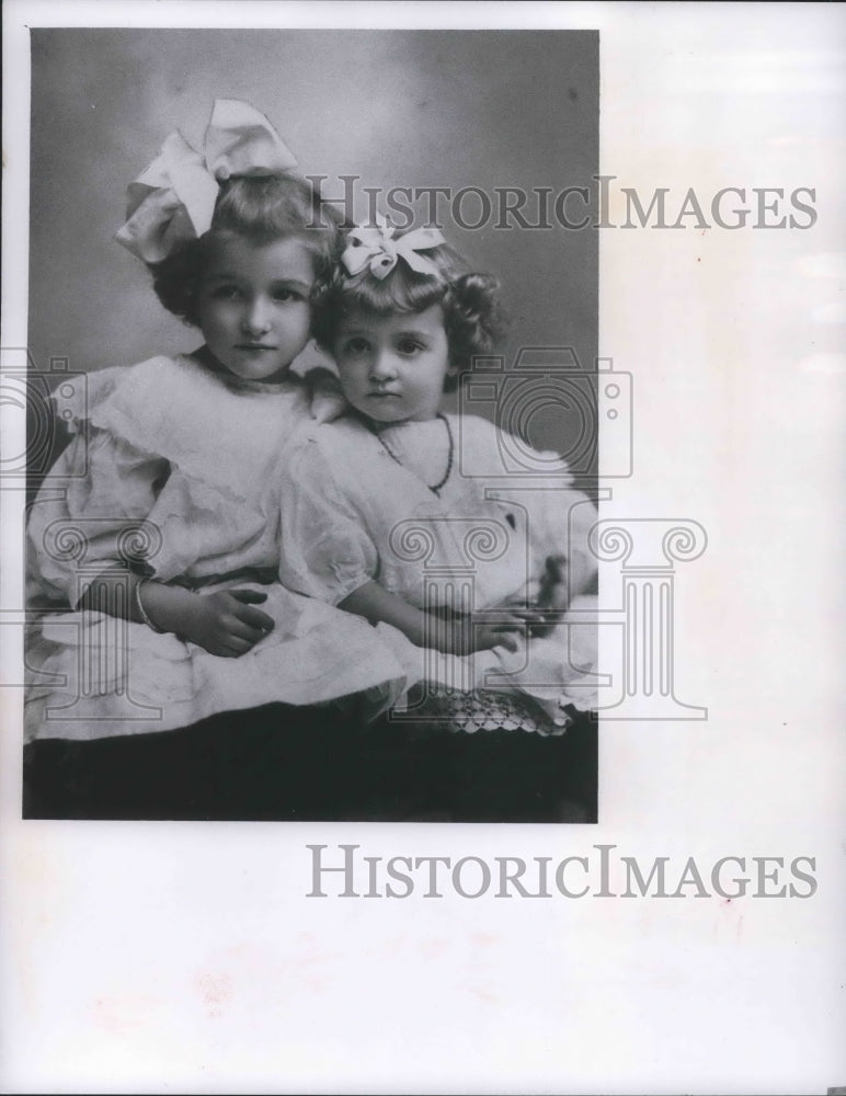 1961 Press Photo Edris Eckhardt, sculptor and ceramicist - Historic Images