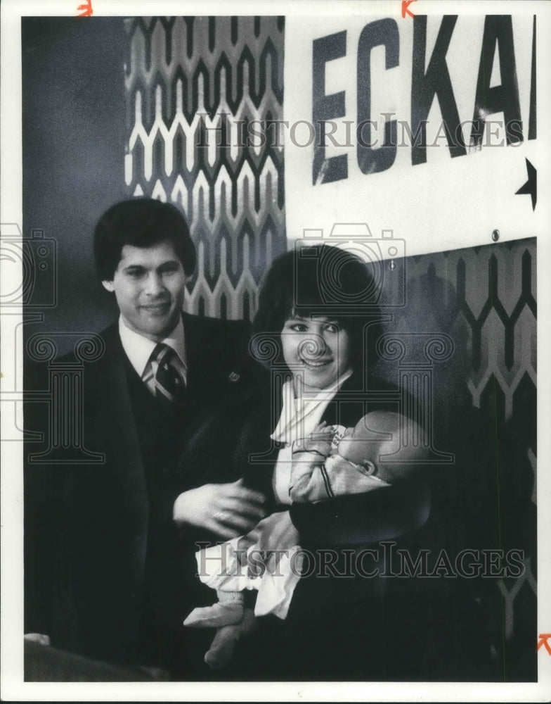 1980 Press Photo State Rep Dennis Eckart and wife at press conf. - Historic Images