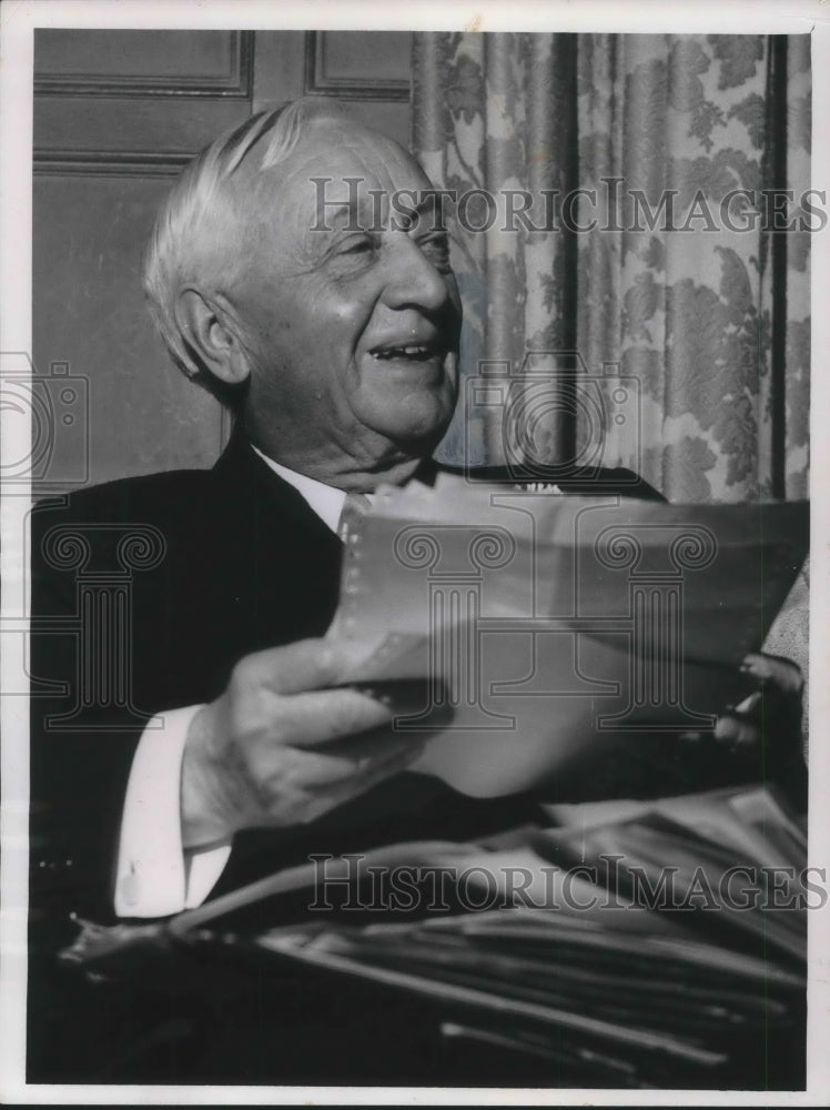 1963 Press Photo Cyrus Eaton reads telegrams on his 80th birthday. - cva09902 - Historic Images