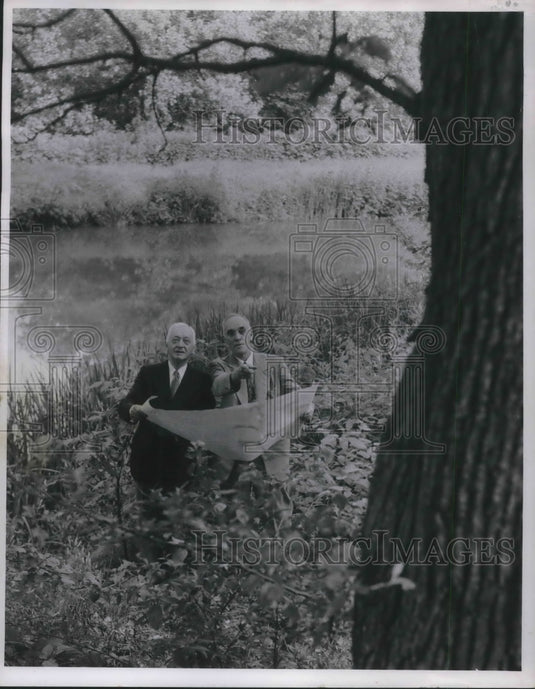 1955 Cyrus Eaton shows William Stinchcomb Dir Cleveland Metro Park o - Historic Images