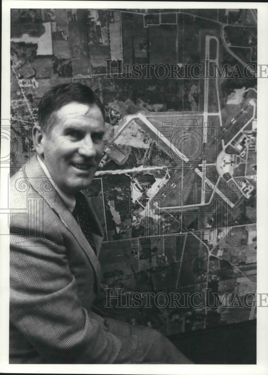 1980, Ellers Art with Jack Doyle - Historic Images