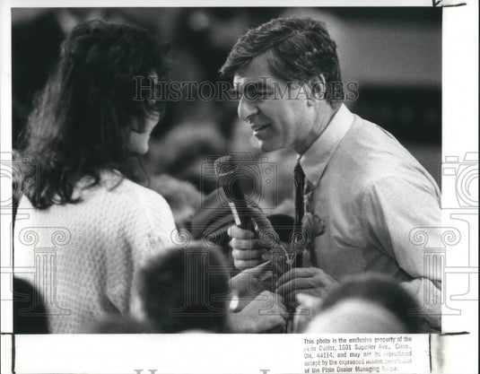 1988, Michael Dukakis asked by woman in Youngstown St University - Historic Images