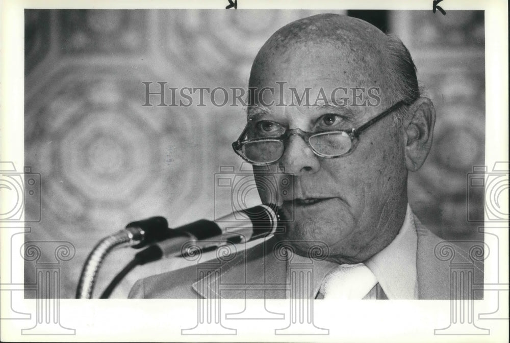 1975 Press Photo Jimmy Dudley sportscaster for the Cleveland Indians - cva10105 - Historic Images