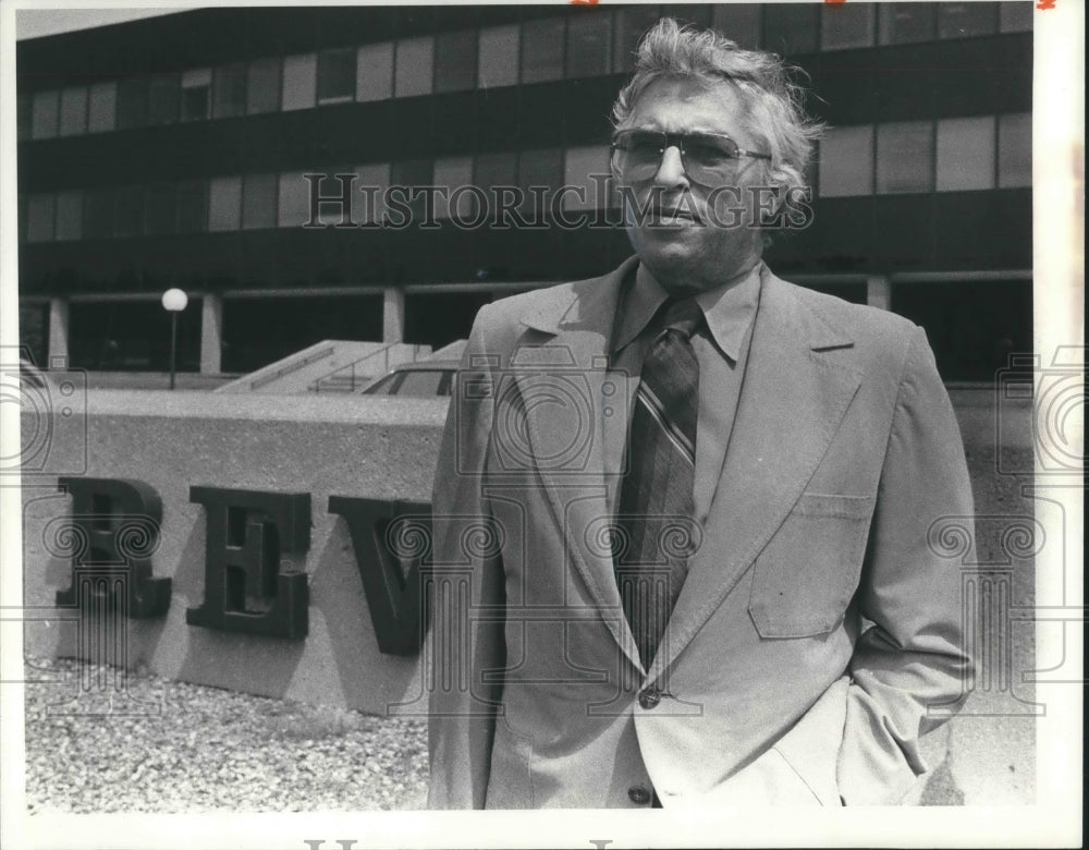 1980 Press Photo Sidney Dworken, president of Revio - Historic Images