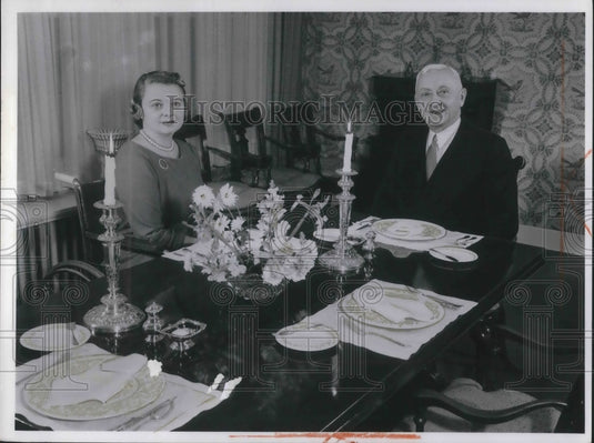 1958 Press Photo Mr & Mrs Cyrus S. Eaton, owners of Acacia Farms, Hathfield, Oh - Historic Images