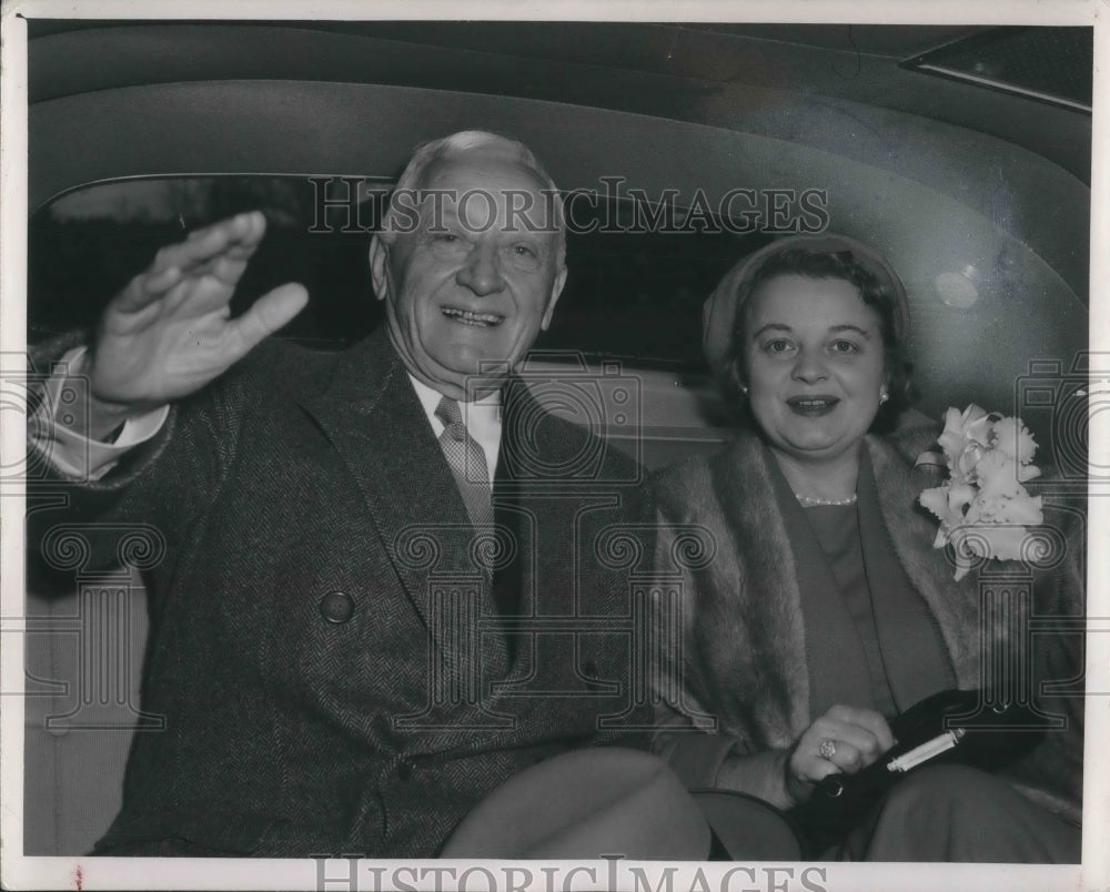 1957 Press Photo Mr &amp; Mrs Cyrus Eaton aboard their car on their way to an event - Historic Images