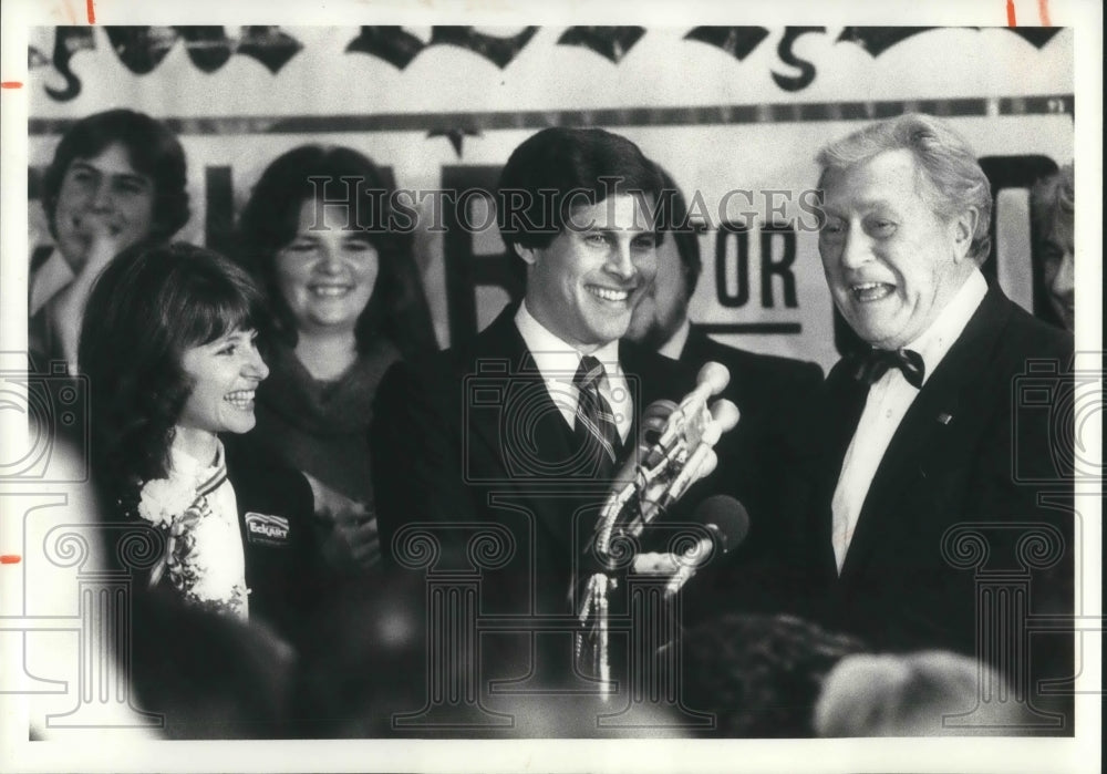 1980 Press Photo Dennis Eckhart with his wife Sandy and Charlie Vanik - Historic Images