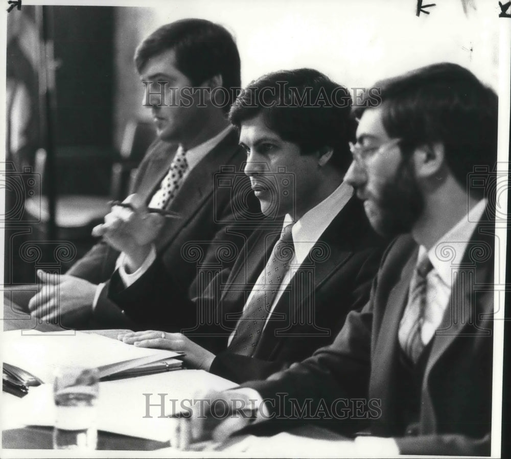 1982 Press Photo Small business energy hearing.. with Congressman Dennis Eckart - Historic Images