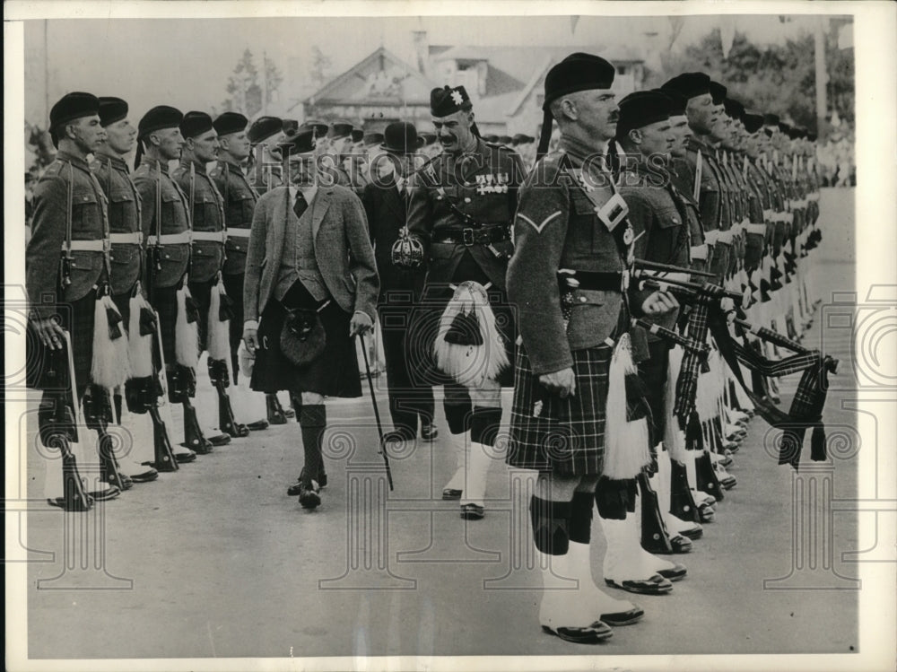 1935, King George V. of England inspecting Guard of Black Watch. - Historic Images