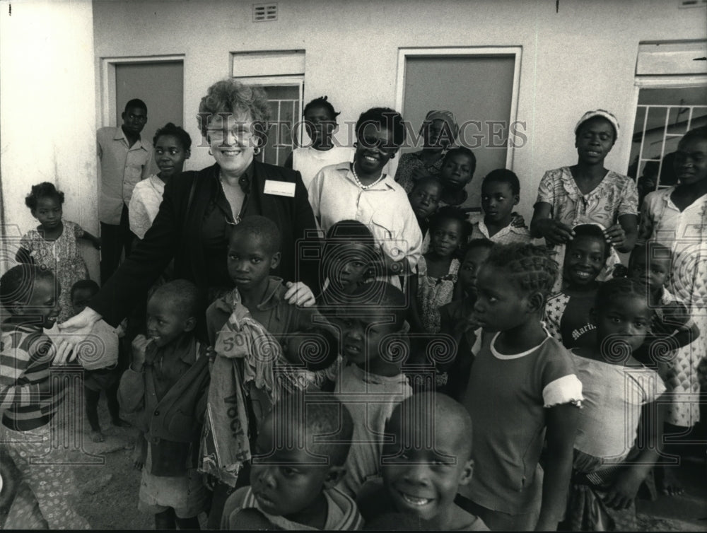 1987 Press Photo Rev. Joan Campbell U.S. WCC Leader in Lusaka Zambia, - Historic Images