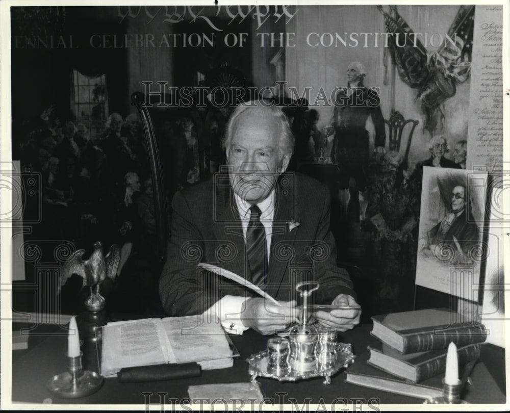 1987 Press Photo Warren Burger head of U.S.Constitution Bicentennial Commissions - Historic Images