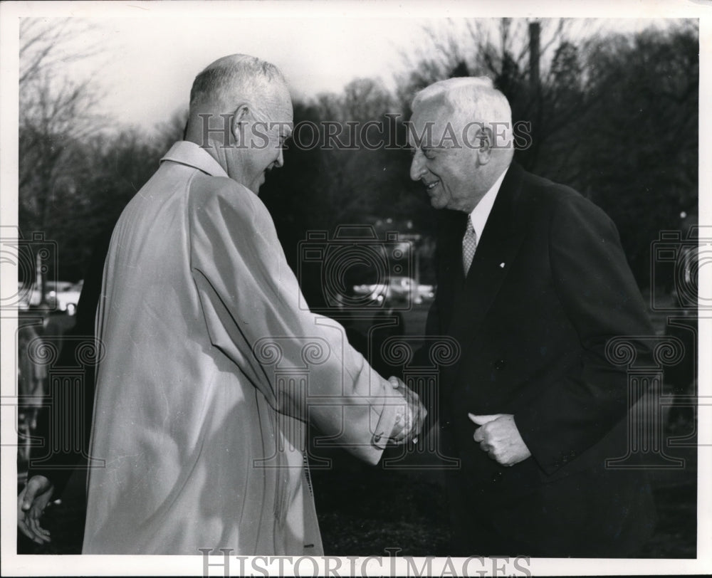 1979 Press Photo President Eisenhower was greeted on his arrival by Cyrus - Historic Images