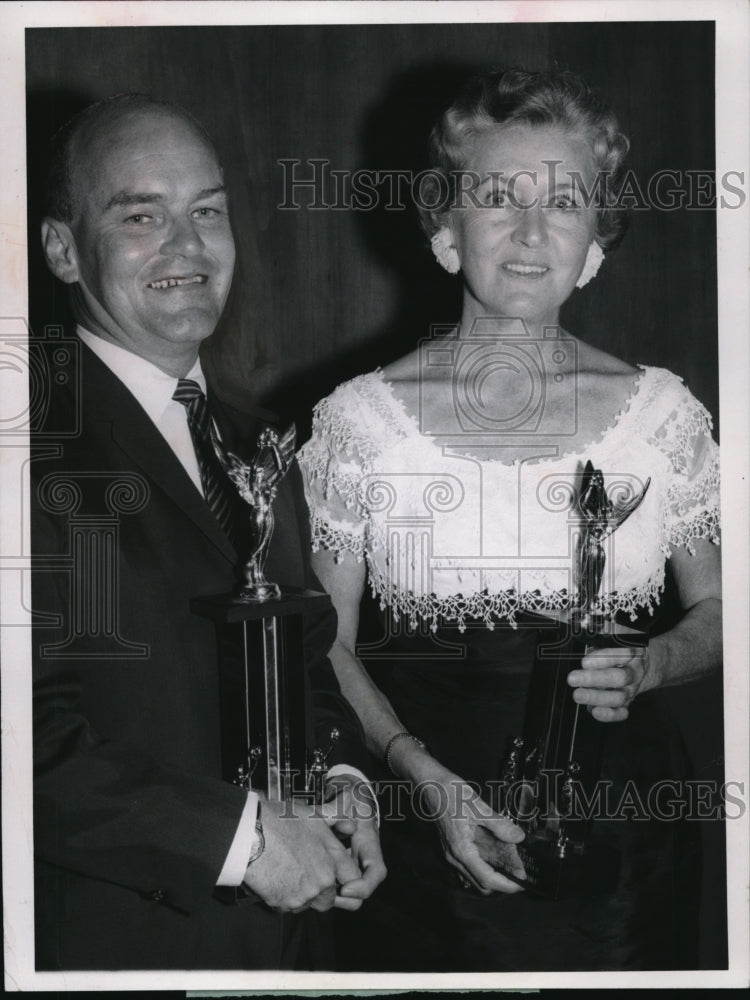 1966 Press Photo James Wilcox, Frances Drenken awarded actor & actress - Historic Images