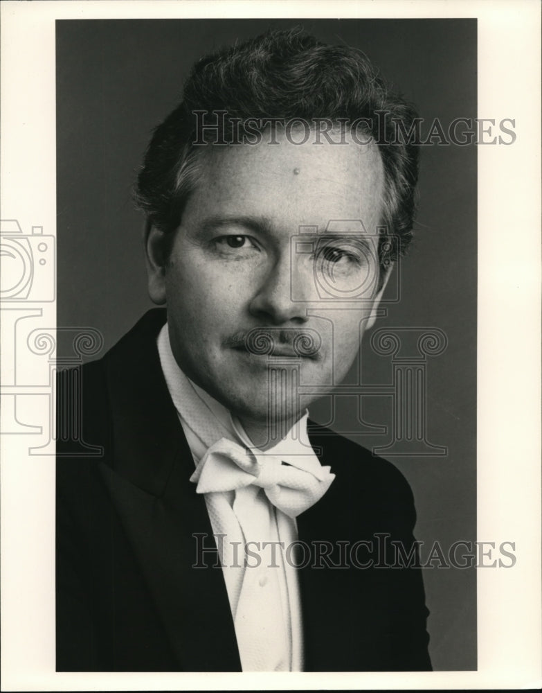 1988 Press Photo Stephen Crout famous cookbook author - Historic Images