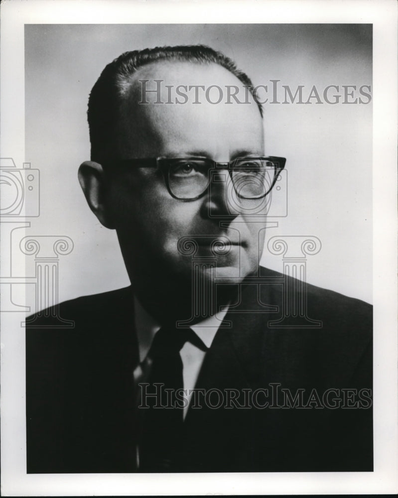 1976 Press Photo Roy S. Dahmer, Director Transmission Oper. Worldwide Eaton Corp - Historic Images