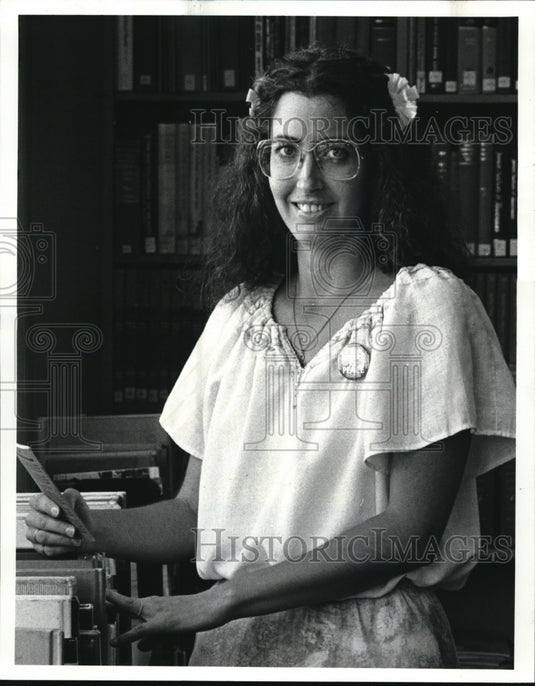 1986 Press Photo Dee Dee Gorslene arrested at anti nuke rally - Historic Images