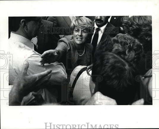 1984 Press Photo Rep Geraldine Ferraro at voter rally at Public Square - Historic Images
