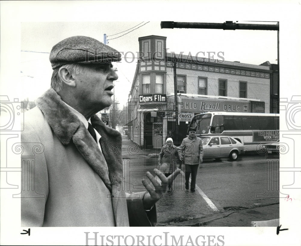 1984 Press Photo Marvin Faeges Ohio Rexall Story - Historic Images