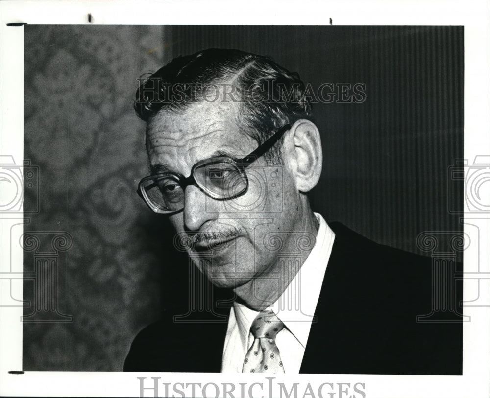 1987 Press Photo Dr William Freund Chief Economist Emeritus New York Stock Excha - Historic Images