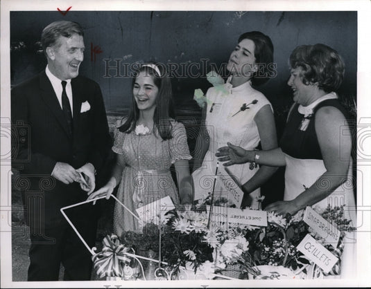 1968, L-R John J gilligan, Betsy Blossum, Mrs. John Thomas, Kovasik - Historic Images