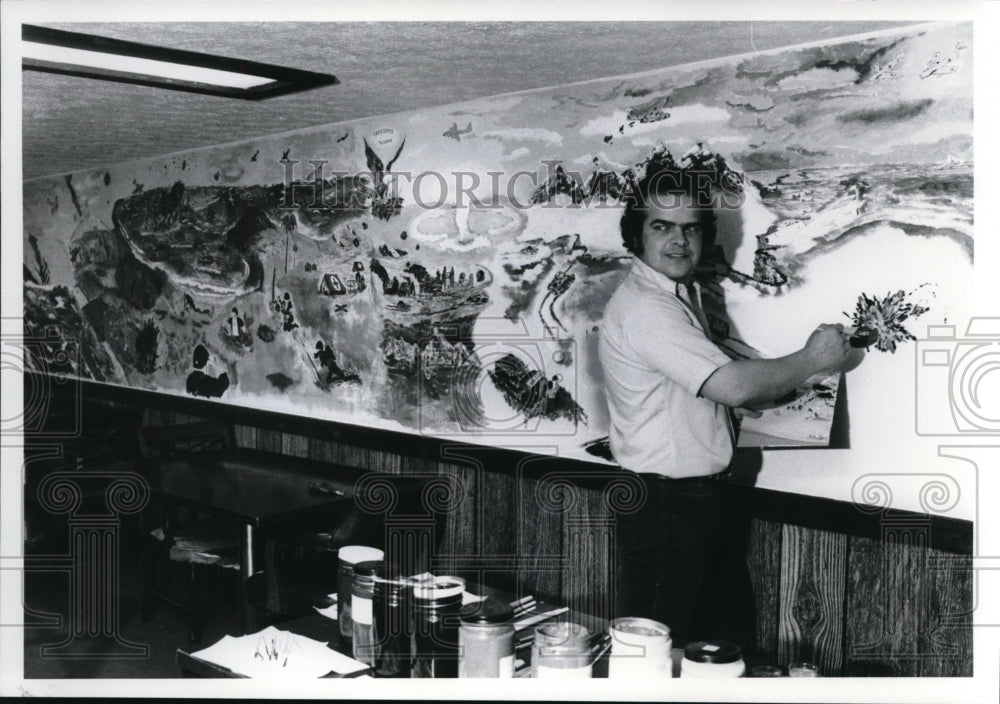 1977, Dale J. Frenchak has been painting his Freedom&#39;s Choice mural - Historic Images