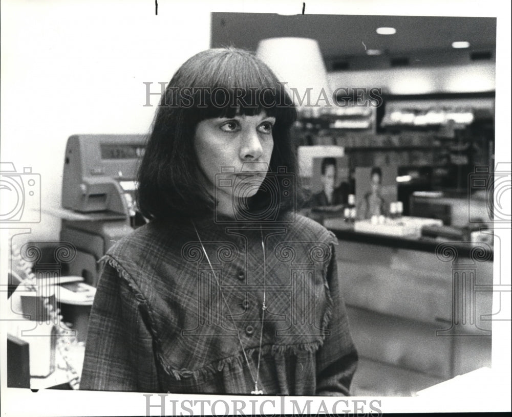 1982 Press Photo Audrey Fried at Halles Closing - Historic Images