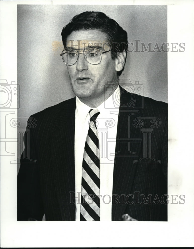 1987 Press Photo Robert Garda acting general manager of RTA - Historic Images