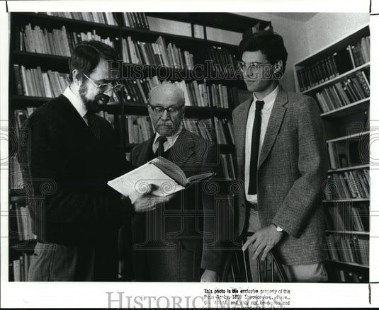 1988 Press Photo Andrew Fedyndky with Stefan Malanczuk &  Cornel Osadsa - Historic Images