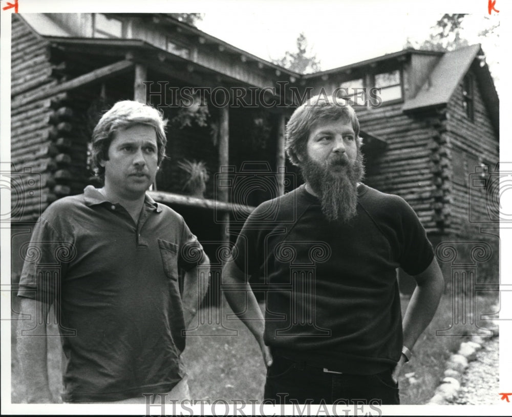 1981 Press Photo Larry H Gardner & David C Rowles Saved From Erie Lake - Historic Images