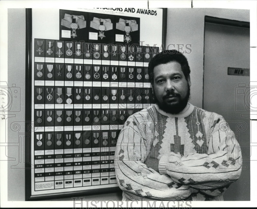 1991 Press Photo Gill Ferguson of the Eastside Vets Center. - cva12271 - Historic Images