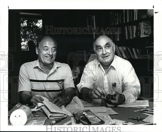 1986 Press Photo Arnold Frey Calvin Wright Group Of Inventors - Historic Images